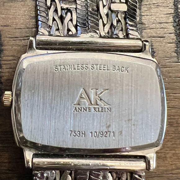 ⏰⌚️💕Anne Klein Gold and Silver Beaded Bracelet - Picture 4 of 7